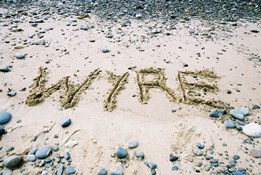 Wyre in sand